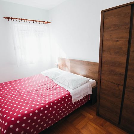 Apartments Visnjic Zaboric Luaran gambar