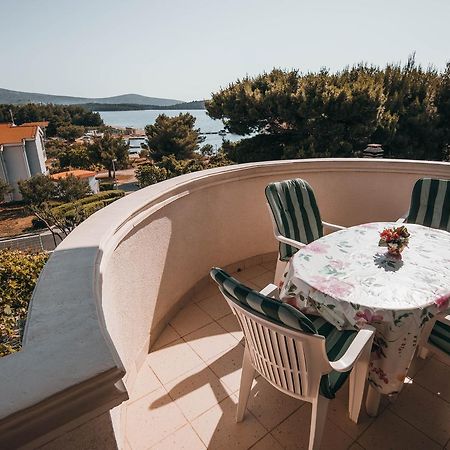 Apartments Visnjic Zaboric Luaran gambar