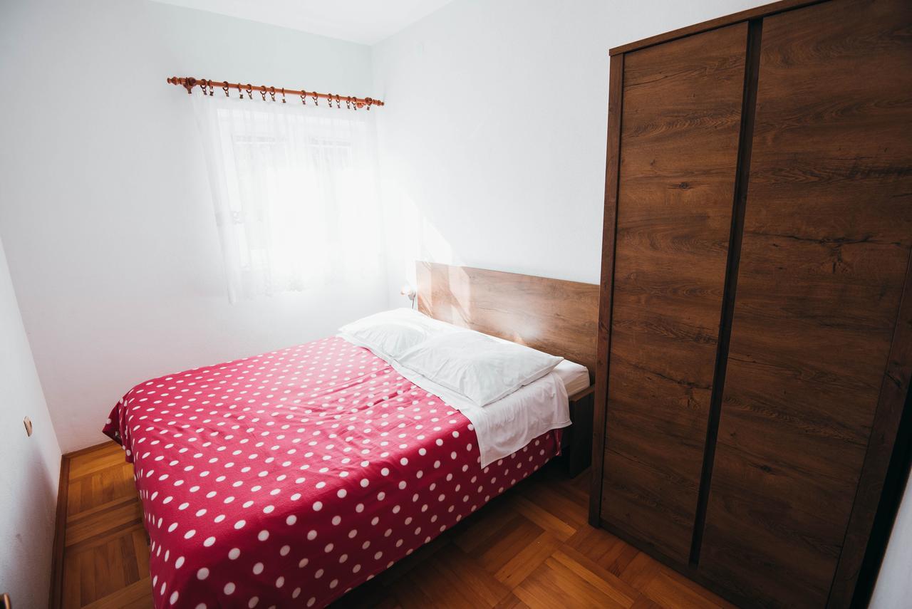 Apartments Visnjic Zaboric Luaran gambar