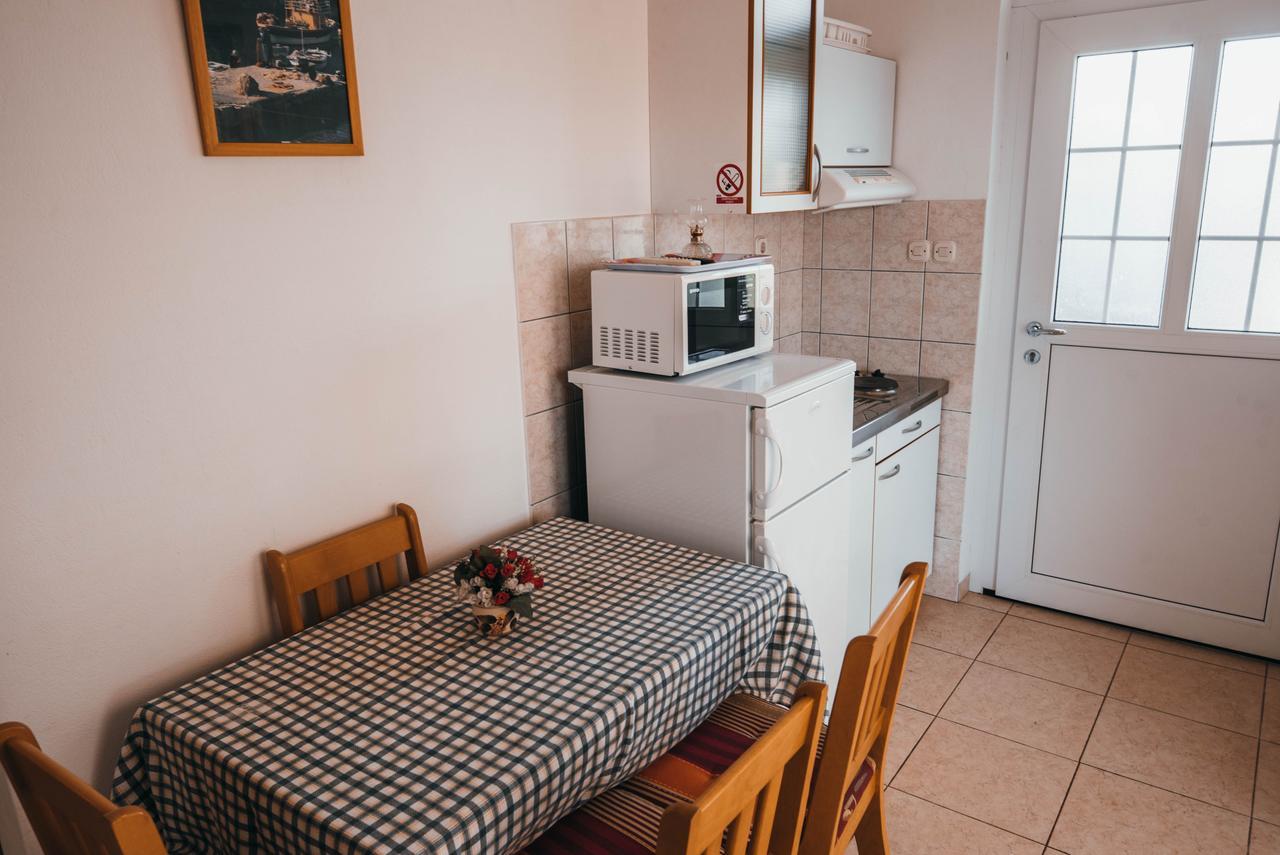 Apartments Visnjic Zaboric Luaran gambar