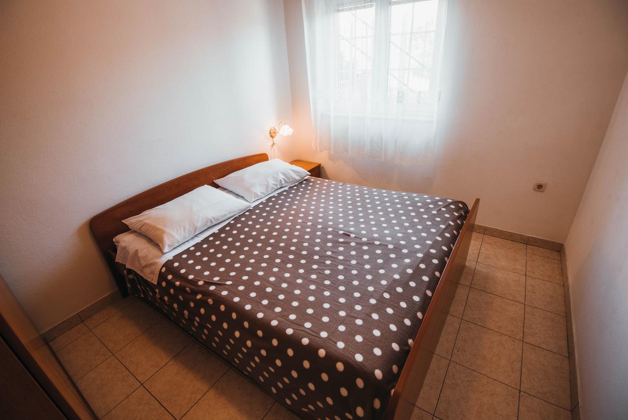 Apartments Visnjic Zaboric Luaran gambar