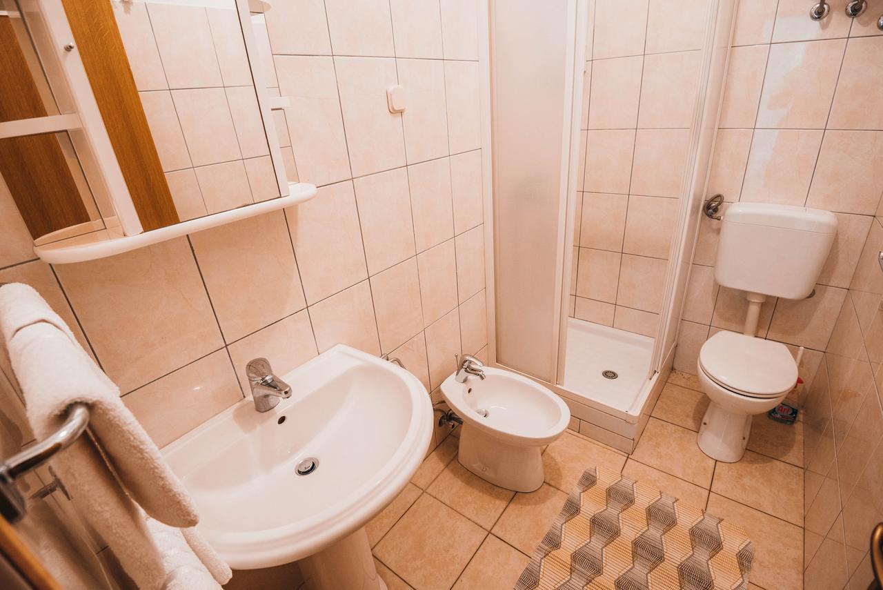 Apartments Visnjic Zaboric Luaran gambar