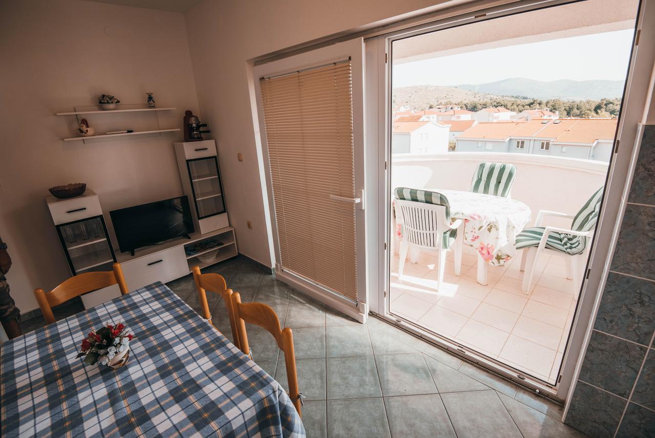 Apartments Visnjic Zaboric Luaran gambar
