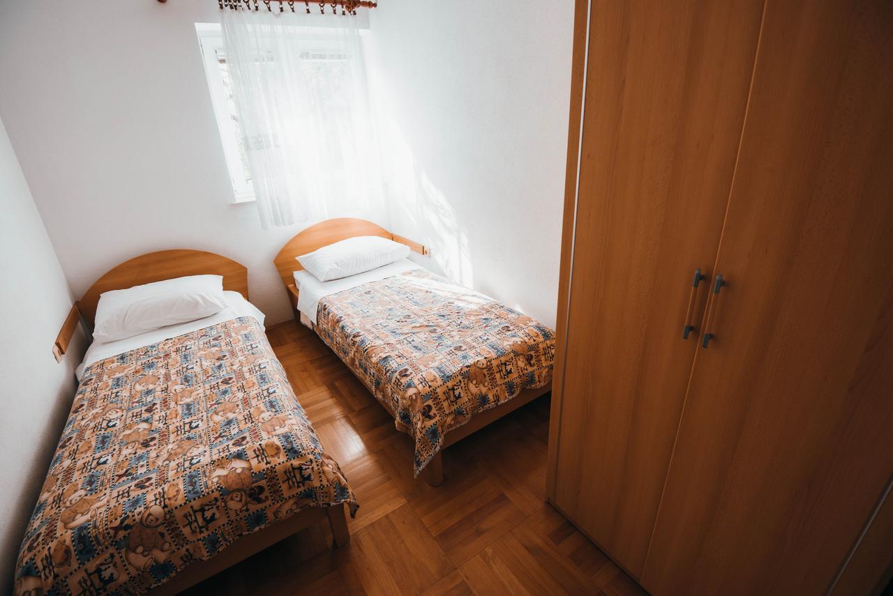 Apartments Visnjic Zaboric Luaran gambar