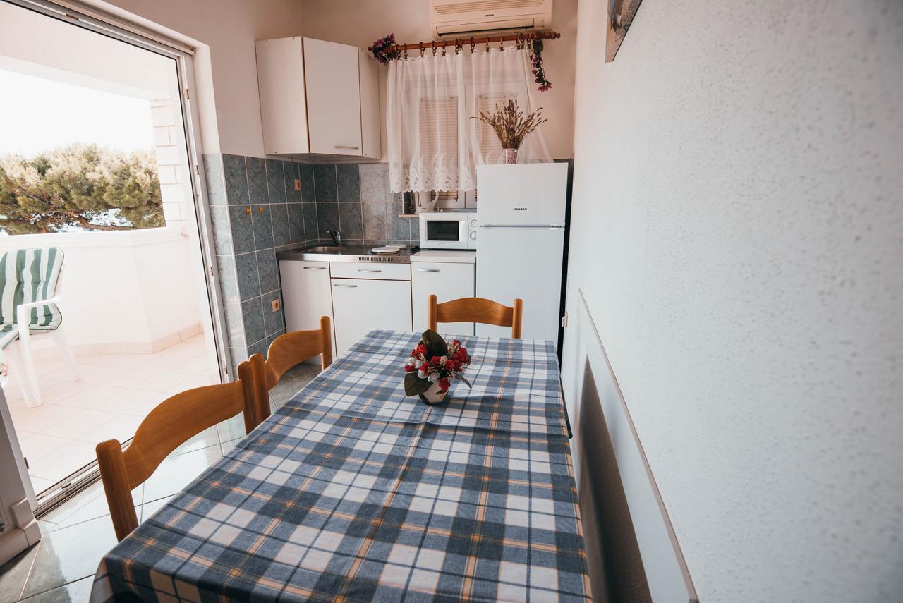 Apartments Visnjic Zaboric Luaran gambar