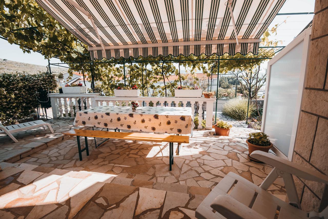 Apartments Visnjic Zaboric Luaran gambar
