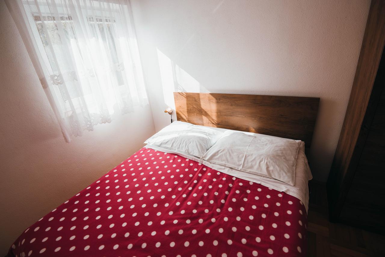 Apartments Visnjic Zaboric Luaran gambar