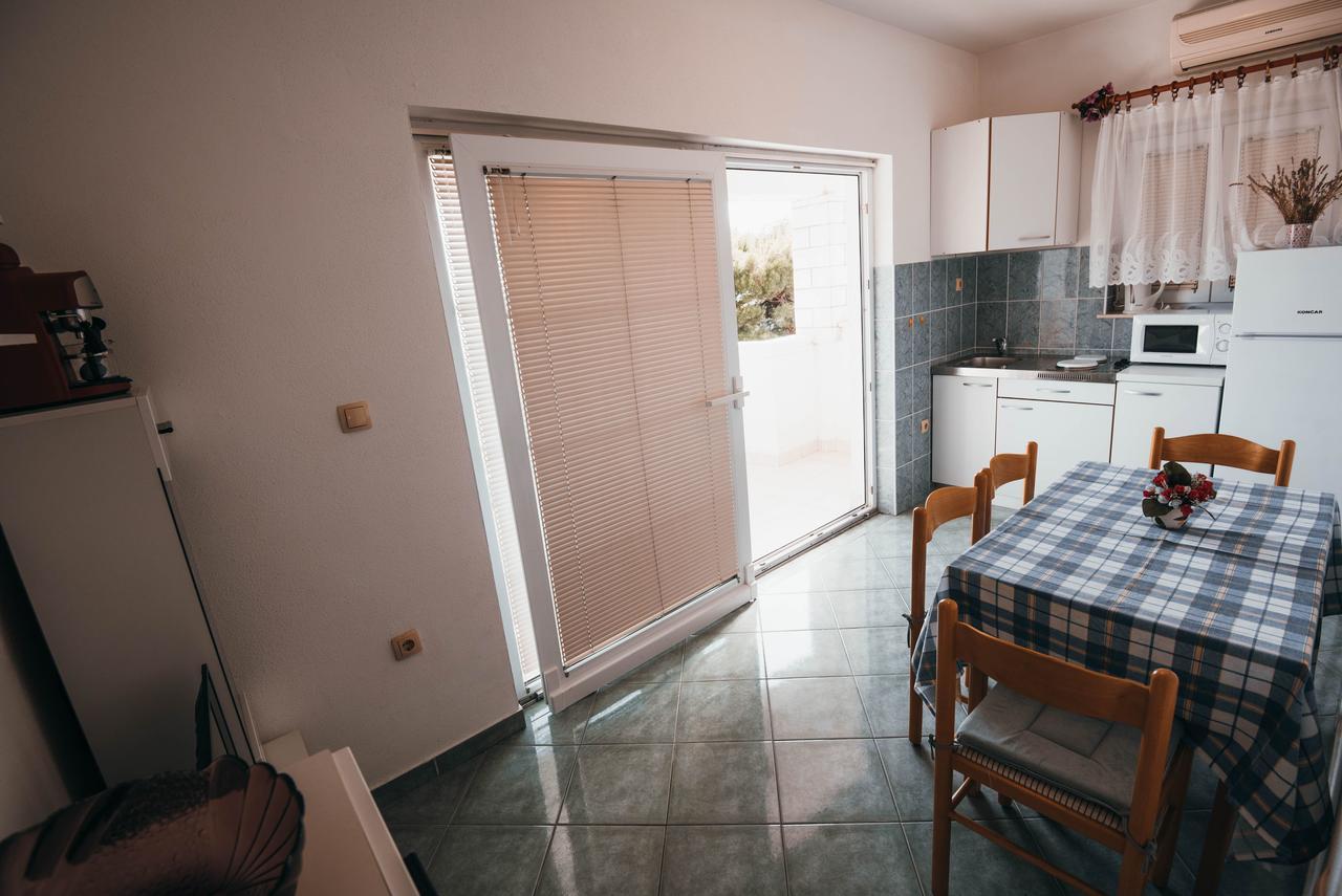 Apartments Visnjic Zaboric Luaran gambar